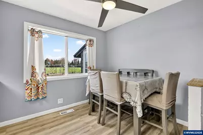 4274 5th St, Hubbard, OR 97032 - Photo 8