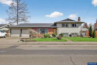 4274 5th St, Hubbard, OR 97032 - Photo 2