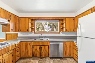 4389 Lancaster Dr NE, Salem, OR 97305 - Photo 16