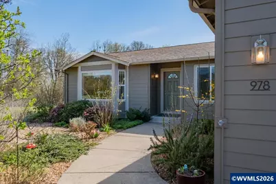 978 Meadows Ln, Jefferson, OR 97352 - Photo 4