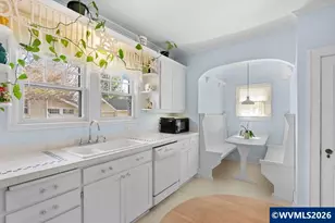 1098 E St NE, Salem, OR 97301 - Photo 22