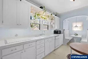 1098 E St NE, Salem, OR 97301 - Photo 18