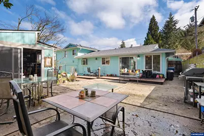 935 View St, Reedsport, OR 97467 - Photo 14