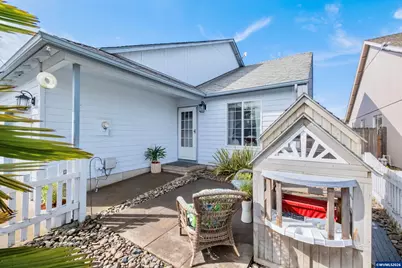 1715 SE Trudell Ct, Albany, OR 97322 - Photo 2