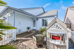 1715 SE Trudell Ct, Albany, OR 97322 - Photo 2