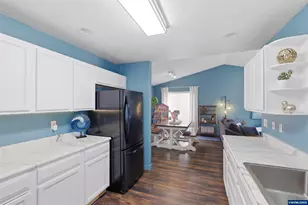 1715 SE Trudell Ct, Albany, OR 97322 - Photo 8