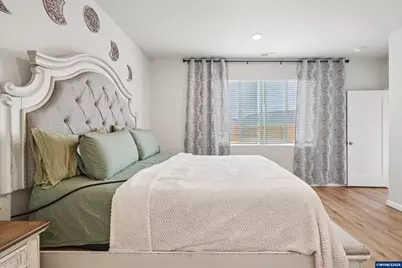 438 Greencrest St NE, Salem, OR 97301 - Photo 16