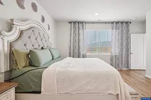 438 Greencrest St NE, Salem, OR 97301 - Photo 16