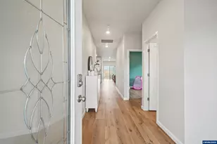 438 Greencrest St NE, Salem, OR 97301 - Photo 4