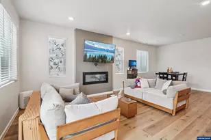 438 Greencrest St NE, Salem, OR 97301 - Photo 8