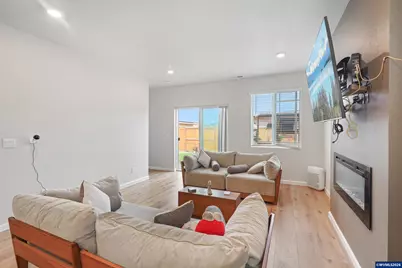 438 Greencrest St NE, Salem, OR 97301 - Photo 6