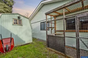 2387 Wintergreen Ave NW, Salem, OR 97304 - Photo 38