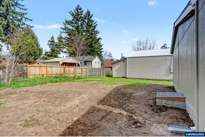 217 SE Juniper St, Mill City, OR 97360 - Photo 16