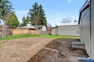 217 SE Juniper St, Mill City, OR 97360 - Photo 16