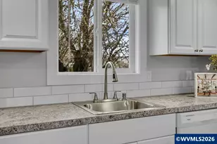 982 Queen Ct NE, Salem, OR 97301 - Photo 14