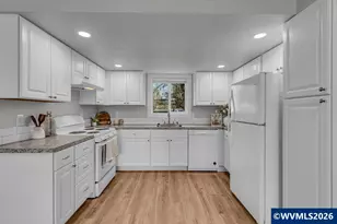 982 Queen Ct NE, Salem, OR 97301 - Photo 10