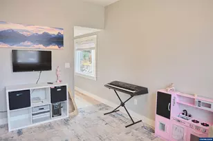 5595 Wigeon St SE, Salem, OR 97306 - Photo 6