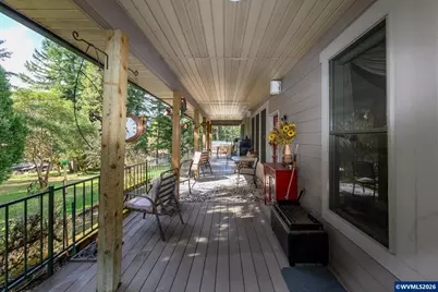 48482 Meadow Wy, Oakridge, OR 97463 - Photo 2