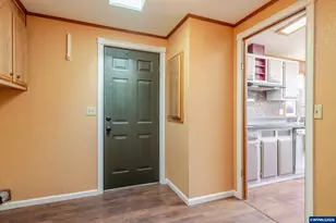 34505 Riverside Dr, Albany, OR 97321 - Photo 16