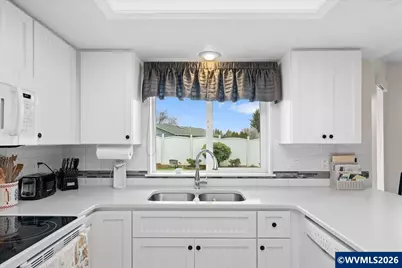 610 SW 7th St, Sublimity, OR 97385 - Photo 10