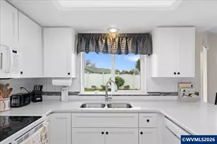 610 SW 7th St, Sublimity, OR 97385 - Photo 10