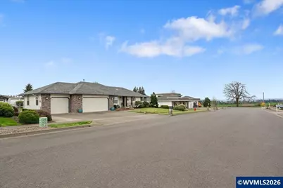 610 SW 7th St, Sublimity, OR 97385 - Photo 2