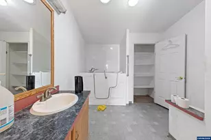 4065 Perrydale Rd, Dallas, OR 97338 - Photo 18