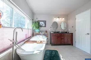 1054 N River Rd, Sweet Home, OR 97386 - Photo 18