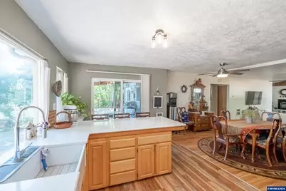 1054 N River Rd, Sweet Home, OR 97386 - Photo 32