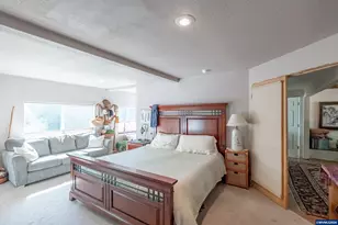 1054 N River Rd, Sweet Home, OR 97386 - Photo 10