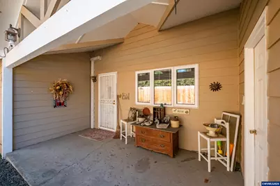 1054 N River Rd, Sweet Home, OR 97386 - Photo 4