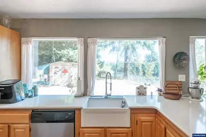 1054 N River Rd, Sweet Home, OR 97386 - Photo 30