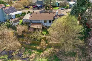 2055 SE Oak Crest Dr Dr, Hillsboro, OR 97123 - Photo 40