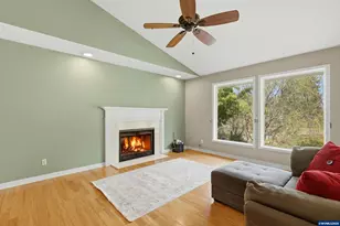 2055 SE Oak Crest Dr Dr, Hillsboro, OR 97123 - Photo 4