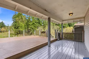 2055 SE Oak Crest Dr Dr, Hillsboro, OR 97123 - Photo 8