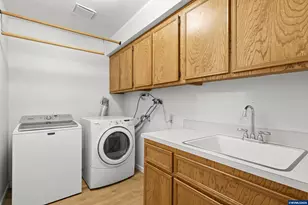 2055 SE Oak Crest Dr Dr, Hillsboro, OR 97123 - Photo 26