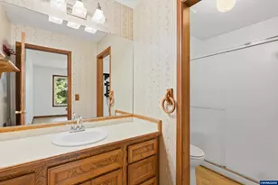 2055 SE Oak Crest Dr Dr, Hillsboro, OR 97123 - Photo 16