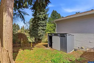 2055 SE Oak Crest Dr Dr, Hillsboro, OR 97123 - Photo 36