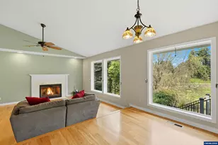 2055 SE Oak Crest Dr, Hillsboro, OR 97123 - Photo 4