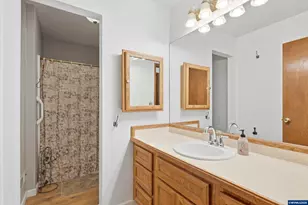 2055 SE Oak Crest Dr, Hillsboro, OR 97123 - Photo 22