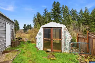 2055 SE Oak Crest Dr, Hillsboro, OR 97123 - Photo 32