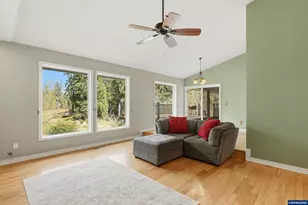 2055 SE Oak Crest Dr Dr, Hillsboro, OR 97123 - Photo 6