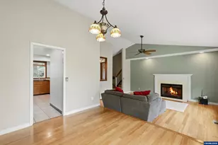 2055 SE Oak Crest Dr, Hillsboro, OR 97123 - Photo 6