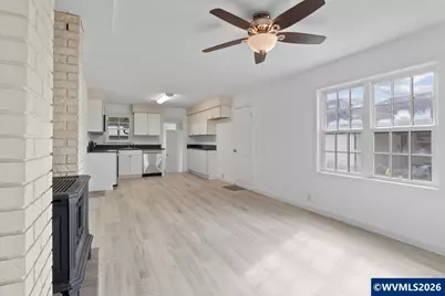 704 16th Av SW, Albany, OR 97321 - Photo 4