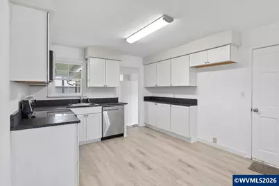 704 16th Av SW, Albany, OR 97321 - Photo 12
