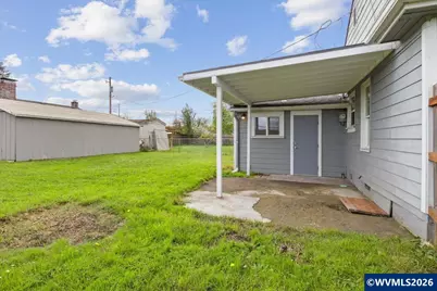 704 16th Av SW, Albany, OR 97321 - Photo 4