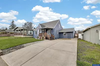 1437 SW 10th St, Dallas, OR 97338 - Photo 2