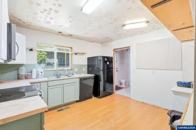 38775 Golden Valley Dr, Lebanon, OR 97355 - Photo 8