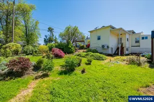 204 N 3rd St, Jefferson, OR 97352 - Photo 28
