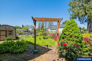 204 N 3rd St, Jefferson, OR 97352 - Photo 26
